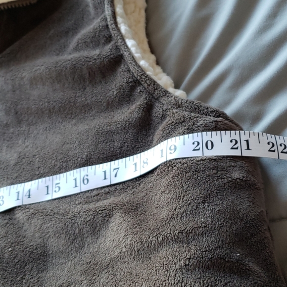 Private Quarters Vest Size L - Picture 5 of 8